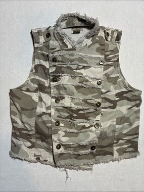 Distressed Camo Sleeveless Jacket - Kids